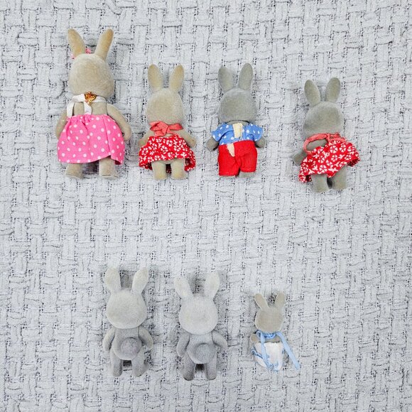 Vintage Sylvanian Families Grey Rabbit & Babblebrook & Cottontail Calico Critter - Picture 2 of 9